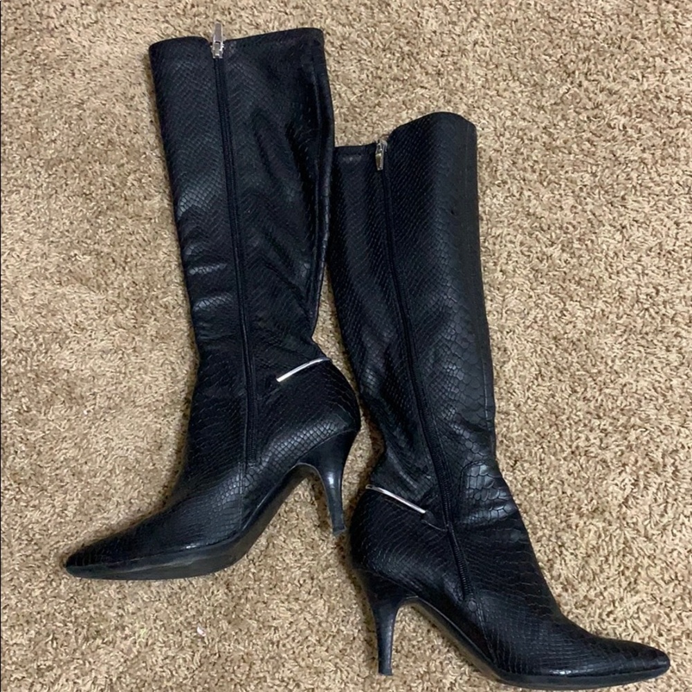 Calvin Klein boots!!